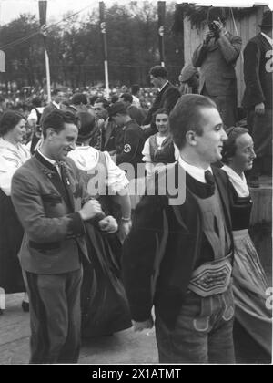 Premier mai 1938, à Vienne, foire funéraire sur la prairie jésuite, 1.5.1938 - 19380501 PD0133 - Rechteinfo : droits gérés (RM) Banque D'Images