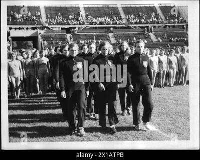 Championnats d'Europe d'athlétisme féminin à Vienne, entrée des Nations dans le stade viennois, au premier plan Allemagne., 17.09.1938 - 19380917 PD0004 - Rechteinfo : droits gérés (RM) Banque D'Images