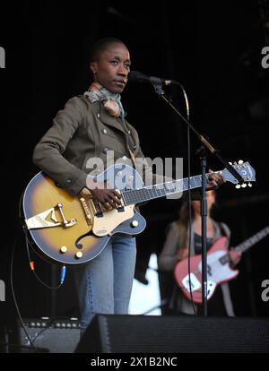 Rako Traore se produit lors du festival WOMAD 2013, à Charlton Park, Wiltshire. Banque D'Images