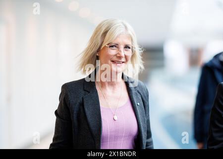 Munich, Allemagne. 16 avril 2024. Ulrike Scharf (CSU), ministre bavaroise des Affaires sociales, arrive pour une réunion de cabinet à la Chancellerie d’État bavaroise à Munich (Bavière) le 16 avril 2024. Crédit : Matthias Balk/dpa/Alamy Live News Banque D'Images