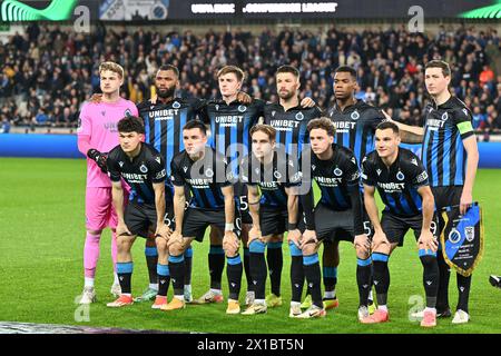 Joueurs de Bruges avec le gardien Nordin Jackers (29) du Club Bruges, Igor Thiago (99) du Club Bruges, Jorne Spileers (58) du Club Bruges, Brandon Mechele (44) du Club Bruges, Raphael Onyedika (15) du Club Bruges, Hans Vanaken (20) du Club Bruges, Kyriani Sabbe (64) du Club Bruges, Hugo Vetlesen (10 ans) du Club Brugge, Michal Skoras (8 ans) du Club Brugge, Maxim de Cuyper (55) du Club Brugge et Ferran Jutgla (9) du Club Brugge posent pour une photo d'équipe lors du quart de finale de l'UEFA Conference League - match de première manche de la saison 2023-2024 entre le Club Brugge KV et PAOK Saloniki le 11 avril 202 Banque D'Images