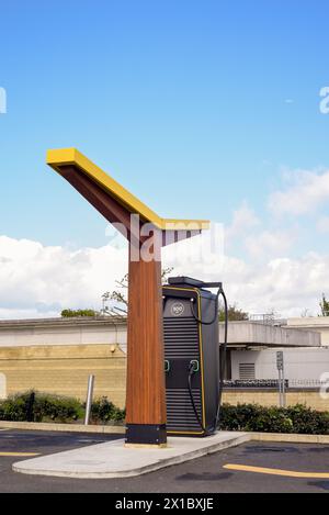 Staion de charge de voiture électrique pour la charge rapide de la voiture électrique tout en voyageant pour un usage public sur les véhicules électriques Banque D'Images