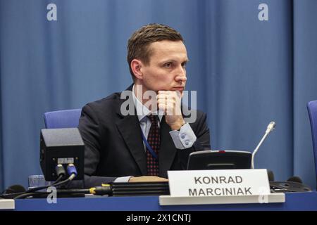 Vienne, Autriche, Autriche. 16 avril 2024. KONRAD MARCINIAK de Pologne et Tribunal international du droit de la mer (ITLOS) écoute le sous-comité juridique du Bureau des affaires spatiales des Nations Unies réuni pour la 63e session sur les utilisations pacifiques de l'espace extra-atmosphérique afin de favoriser la collaboration entre les Nations pour l'exploration et l'utilisation pacifiques de l'espace extra-atmosphérique espace. D'autres fonctions consistent à conseiller les gouvernements et les organisations non gouvernementales en matière de droit spatial. Crédit : ZUMA Press, Inc/Alamy Live News Banque D'Images