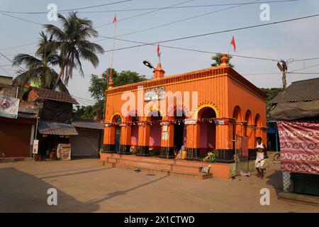 Les dévots de Bainan, un village situé à environ 60 kilomètres de Kolkata, célèbrent le festival de Gajan avec ferveur. Le festival hindou d'une semaine Banque D'Images
