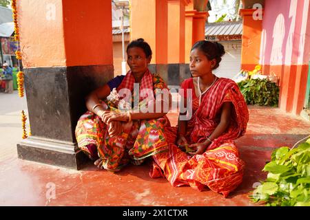 Les dévots de Bainan, un village situé à environ 60 kilomètres de Kolkata, célèbrent le festival de Gajan avec ferveur. Le festival hindou d'une semaine Banque D'Images