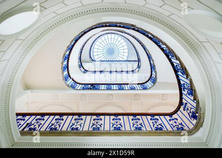 Escalier en colimaçon à la galerie Courtauld, Somerset House, Londres, Royaume-Uni Banque D'Images