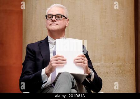 Roma, Italie. 16 avril 2024. Paolo Zangrillo, Ministro della Pubblica Amministrazione, in occasione della Lectio Magistralis 'L'importanza della digitalizzazione nella Pubblica Amministrazione” da lui tenuta presso la Camera di Commercio di Roma, Martedì, 16 Aprile 2024 (foto Mauro Scrobogna/LaPresse) Paolo Zangrillo, ministre de l'Administration publique, à l'occasion de la Lectio Magistralis "L'importance de la numérisation dans l'administration publique" organisée par lui à la Chambre de commerce de Rome, mardi 16 avril 2024 (foto de Mauro Scrobogna/LaPresse) crédit : LaPresse/Alamy Live News Banque D'Images