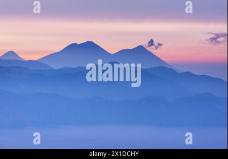 Beaux paysages de volcans au Guatemala, Amérique Centrale Banque D'Images