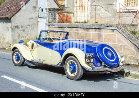 1955 Citroen traction avant 11 BL Cabriolet universelle Open Tourer Motor car - centre de la France. Banque D'Images