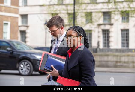 Londres, Royaume-Uni 16 avril 2024 Kemi Badenoch, secrétaire aux affaires et au commerce vu au Cabinet Office l crédit : Richard Lincoln/Alamy Live News Banque D'Images