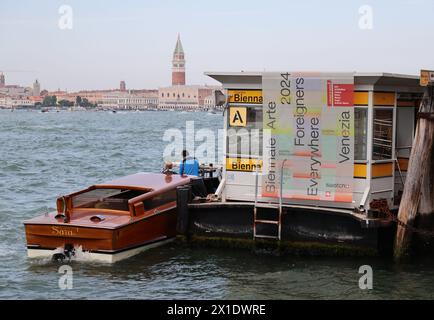 Venise, Italie. 16 avril 2024. La 60e exposition internationale d'art intitulée 'Stranieri Ovunque - étrangers partout', organisée par Adriano Pedrosa, sera ouverte au public du samedi 20 avril au dimanche 24 novembre crédit : Agence photo indépendante/Alamy Live News Banque D'Images