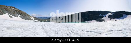 Panorama du glacier IGAN par une journée ensoleillée. Polar Oural, Russie Banque D'Images