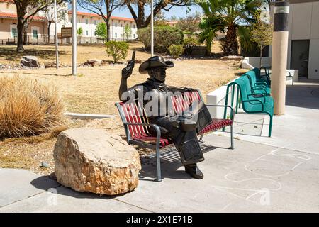 Mascotte de cow-boy devant le bâtiment de l'Union étudiante Corbett Canter sur le campus de l'Université d'État du Nouveau-Mexique à Las Cruces NM Banque D'Images