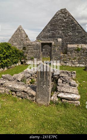 Teampall Bhreacáin ou église St Brecan dans les sept églises sur l'île d'Inishmore dans les îles d'Aran sur la Wild Atlantic Way à Galway en Irlande Banque D'Images