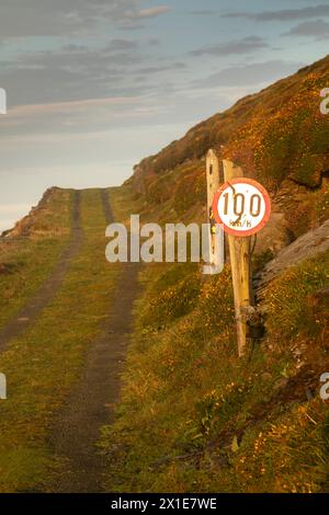 Cliff Road sur l'île de Dursey sur la Wild Atlantic Way à West Cork en Irlande Europe Banque D'Images