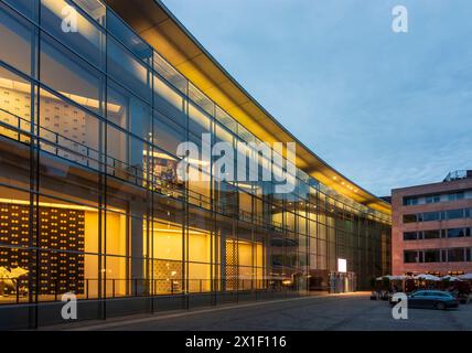 musée Neues Museum, restaurant en plein air Nürnberg, Nuremberg Mittelfranken, moyenne Franconie Bayern, Bavière Allemagne Banque D'Images