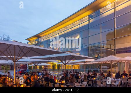 musée Neues Museum, restaurant en plein air Nürnberg, Nuremberg Mittelfranken, moyenne Franconie Bayern, Bavière Allemagne Banque D'Images