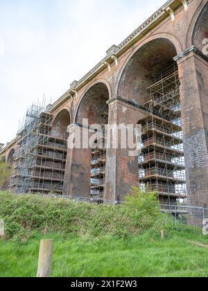 Avril 2024 - le célèbre viaduc de Balcombe dans le Sussex Banque D'Images