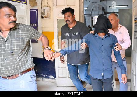 MUMBAI, INDE - 16 AVRIL : deux accusés dans l'affaire de licenciement de Salman Khan produite au tribunal d'Esplande, CSMT le 16 avril 2024 à Mumbai, Inde. (Photo Anshuman Poyrekar/Hindustan Times/Sipa USA) Banque D'Images