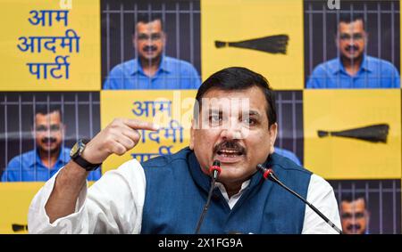 New Delhi, Inde. 16 avril 2024. NEW DELHI, INDE - 16 AVRIL : Sanjay Singh, leader du Parti AAM Aadmi (AAP), lors d'une conférence de presse sur le programme d'obligations électorales, au siège du Parti AAP à ITO Rouse Avenue le 16 avril 2024 à New Delhi, en Inde. (Photo de Raj K Raj/Hindustan Times/Sipa USA) *** légende locale *** crédit : Sipa USA/Alamy Live News Banque D'Images