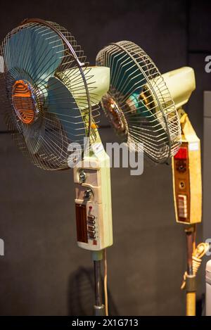 Gros plan sur le vieux ventilateur électrique traditionnel Banque D'Images