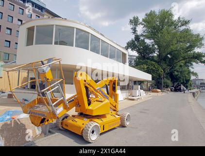 Autriche chantier de construction au bar 'tel Aviv Beach' dans le canal du Danube de Vienne, capturé le 27 juillet 2010. - 20100727 PD2590 - Rechteinfo : droits gérés (RM) Banque D'Images