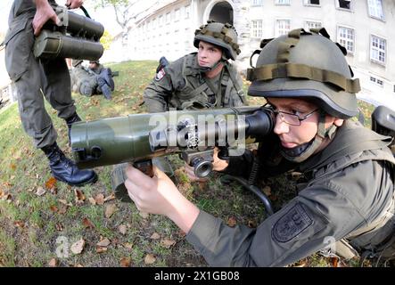 Caractéristique : Armée. Forces de l'armée fédérale autrichienne dans le Maria Theresien-Casern à Vienne, le 13 octobre 2010. - 20101013 PD4906 - Rechteinfo : droits gérés (RM) Banque D'Images