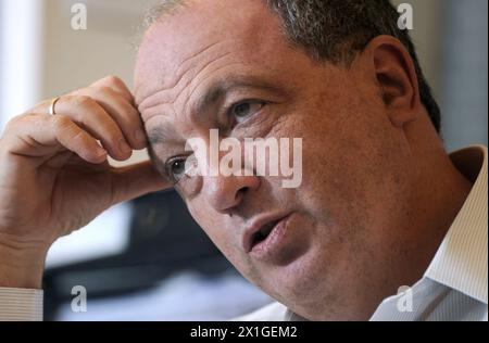 Ariel Muzicant, président de la Communauté israélite de Vienne (IKG), lors d'une interview avec l'agence de presse autrichienne APA à Vienne le 30 janvier 2012. - 20120130 PD4807 - Rechteinfo : droits gérés (RM) Banque D'Images