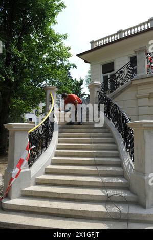 Vienne - Klimt-Villa (Villa Werner) était le dernier atelier de Gustav Klimt, un peintre symboliste autrichien et l'un des membres les plus éminents du mouvement de sécession viennoise. Klimt-Villa sera rouverte en septembre 2013. PHOTO : Klimt-Villa le 11 mai 2012. - 20120511 PD1656 - Rechteinfo : droits gérés (RM) Banque D'Images