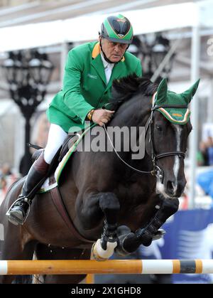 Vienne - compétition internationale d'équitation 'Vienna Masters 2012' lors du 'Global Champions Tour' à la Rathausplatz à Vienne le 21 septembre 2012. PHOTO : Thomas Frühmann sur le sixième sens - 20120921 PD2494 - Rechteinfo : droits gérés (RM) Banque D'Images