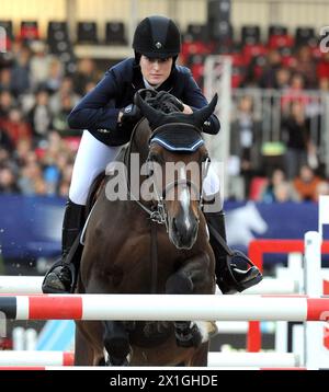 Vienne - compétition internationale d'équitation 'Vienna Masters 2012' lors du 'Global Champions Tour' à la Rathausplatz à Vienne le 21 septembre 2012. PHOTO : Jessica Springsteen on Wish - 20120921 PD2480 - Rechteinfo : droits gérés (RM) Banque D'Images
