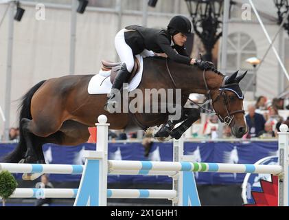 Vienne - compétition internationale d'équitation 'Vienna Masters 2012' lors du 'Global Champions Tour' à la Rathausplatz à Vienne le 23 septembre 2012. PHOTO : Jessica Springsteen (USA) on Wish - 20120923 PD1222 - Rechteinfo : droits gérés (RM) Banque D'Images