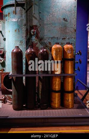 Gros plan des bouteilles de gaz industrielles dans l'usine Banque D'Images