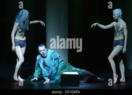 Salzbourg - Opéra 'Parsifal' de Richard Wagner répétitions au Großes (grosses) Festspielhaus le 18 mars 2013. La première a lieu le 23 mars 2013. PICTURE : Wolfgang Koch as Amfortas - 20130318 PD3735 - Rechteinfo : droits gérés (RM) Banque D'Images