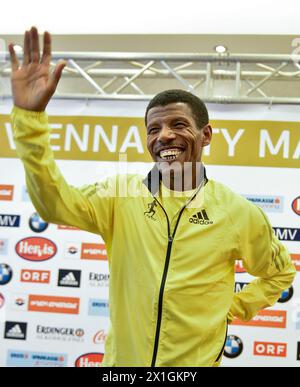 L’éthiopien Haile Gebrselassie lors d’une conférence de presse à Vienne le 2013/04/12. Il débute au semi-marathon du 30e Marathon de Vienne le 2013/04/14. - 20130412 PD1672 - Rechteinfo : droits gérés (RM) Banque D'Images