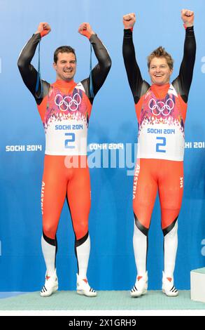 Wolfgang Linger et Andreas Linger d'Autriche pendant les doubles de luge masculine aux Jeux Olympiques d'hiver de Sotchi 2014 au Slide Center Sanki, Krasnaya Polyana, Russie le 2014/02/12. - 20140212 PD4901 - Rechteinfo : droits gérés (RM) Banque D'Images