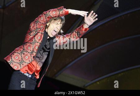 Chanteur du groupe de rock britannique The Rolling Stones, Mick Jagger se produit sur scène lors d'un concert à Vienne, en Autriche, le 16 juin 2014. - 20140616 PD5423 - Rechteinfo : droits gérés (RM) Banque D'Images