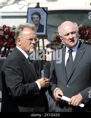 La cérémonie de deuil officielle de Barbara Prammer, présidente du Conseil national autrichien, a eu lieu au Parlement autrichien à Vienne, Autriche, le 9 août 2014. Prammer meurt à l'âge de 60 ans le 2 août 2014, après avoir souffert d'un cancer. - 20140809 PD0090 - Rechteinfo : droits gérés (RM) Banque D'Images