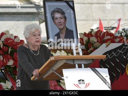 La cérémonie de deuil officielle de Barbara Prammer, présidente du Conseil national autrichien, a eu lieu au Parlement autrichien à Vienne, Autriche, le 9 août 2014. Prammer meurt à l'âge de 60 ans le 2 août 2014, après avoir souffert d'un cancer. - 20140809 PD0347 - Rechteinfo : droits gérés (RM) Banque D'Images