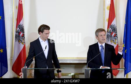 Le ministre autrichien des Affaires étrangères Sebastian Kurz (OeVP) et le ministre de la Chancellerie, des médias, du fonctionnaire, de l’Art et de la culture Josef Ostermayer (SPOe) lors d’une conférence de presse sur la loi islamique autrichienne au bureau des Chanceliers fédéraux à Vienne, Autriche, le 2014/10/02. - 20141002 PD1218 - Rechteinfo : droits gérés (RM) Banque D'Images