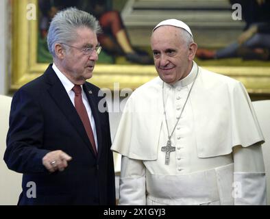 Le président fédéral autrichien Heinz Fischer rencontre le pape François lors d'une audience privée au Vatican, Cité du Vatican, le 13 novembre 2014. PHOTO : APA/HANS KLAUS TECHT - 20141113 PD1468 - Rechteinfo : droits gérés (RM) Banque D'Images