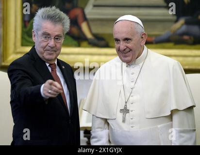 Le président fédéral autrichien Heinz Fischer rencontre le pape François lors d'une audience privée au Vatican, Cité du Vatican, le 13 novembre 2014. PHOTO : APA/HANS KLAUS TECHT - 20141113 PD1464 - Rechteinfo : droits gérés (RM) Banque D'Images