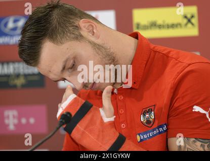 Conférence de presse de l'Association autrichienne de football avec le footballeur autrichien Marko Arnautovic à Vienne, Autriche, le 13 novembre 2014. L'Autriche affrontera la Russie lors du match de qualification de l'UEFA EURO 2016 le 15 novembre 2014. PHOTO : APA/ROBERT Jaeger - 20141113 PD1685 - Rechteinfo : droits gérés (RM) Banque D'Images