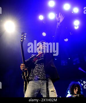 Concert de Lenny Kravitz au Stadthalle de Vienne, Autriche, le 17 décembre 2014. PHOTO : APA/HERBERT PFARRHOFER - 20141217 PD4405 - Rechteinfo : droits gérés (RM) Banque D'Images