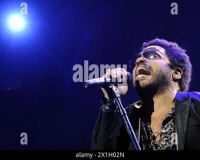 Concert de Lenny Kravitz au Stadthalle de Vienne, Autriche, le 17 décembre 2014. PHOTO : APA/HERBERT PFARRHOFER - 20141217 PD4648 - Rechteinfo : droits gérés (RM) Banque D'Images