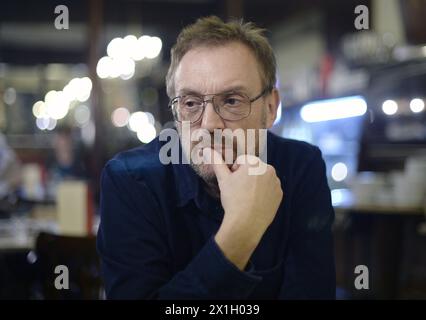 Entretien avec le comédien et acteur autrichien Josef Hader à Vienne, Autriche, le 18 décembre 2014. PHOTO : APA/HANS KLAUS TECHT - 20141218 PD6911 - Rechteinfo : droits gérés (RM) Banque D'Images