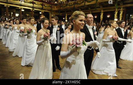 VIENNE - AUTRICHE : 74e Bal Philharmonique de Vienne le 22 janvier 2015 au Musikverein de Vienne. PHOTO : APA/HERBERT PFARRHOFER - 20150122 PD8198 - Rechteinfo : droits gérés (RM) Banque D'Images