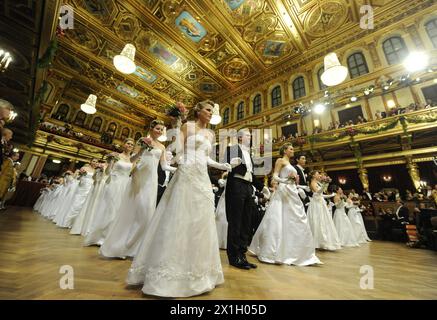 VIENNE - AUTRICHE : 74e Bal Philharmonique de Vienne le 22 janvier 2015 au Musikverein de Vienne. PHOTO : APA/HERBERT PFARRHOFER - 20150122 PD8199 - Rechteinfo : droits gérés (RM) Banque D'Images