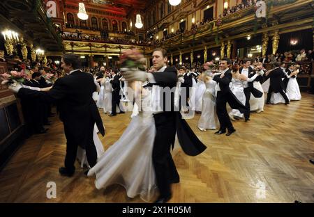 VIENNE - AUTRICHE : 74e Bal Philharmonique de Vienne le 22 janvier 2015 au Musikverein de Vienne. PHOTO : APA/HERBERT PFARRHOFER - 20150122 PD8201 - Rechteinfo : droits gérés (RM) Banque D'Images