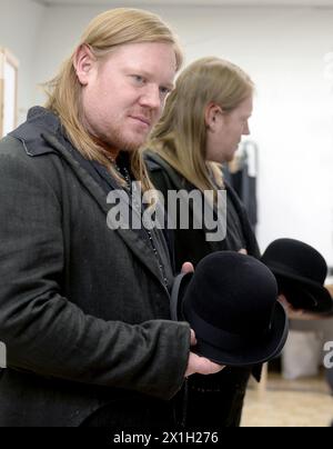 L'acteur allemand Christoph Franken, le nouveau diable de 'Jedermann' (Everyman) de Hugo von Hofmannsthal à Salzbourg, Autriche, lors de la répétition générale le 15 juin 2015. La pièce sera présentée en avant-première le 19 juillet lors du Festival annuel de Salzbourg qui se déroule du 18 juillet au 30 août. - 20150615 PD3057 - Rechteinfo : droits gérés (RM) Banque D'Images